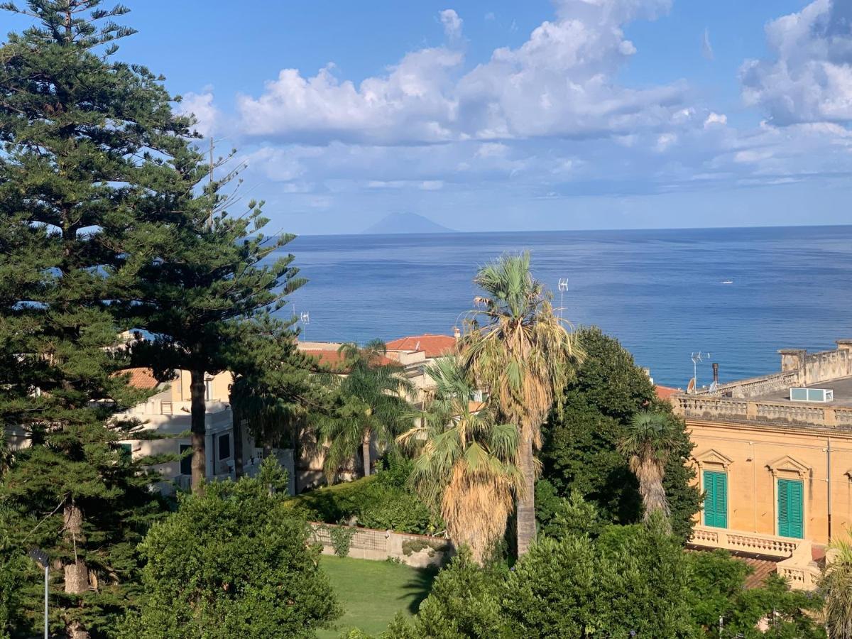 La Piazza Beb Acomodação com café da manhã Tropea Exterior foto