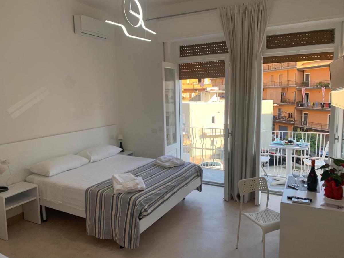 La Piazza Beb Acomodação com café da manhã Tropea Exterior foto