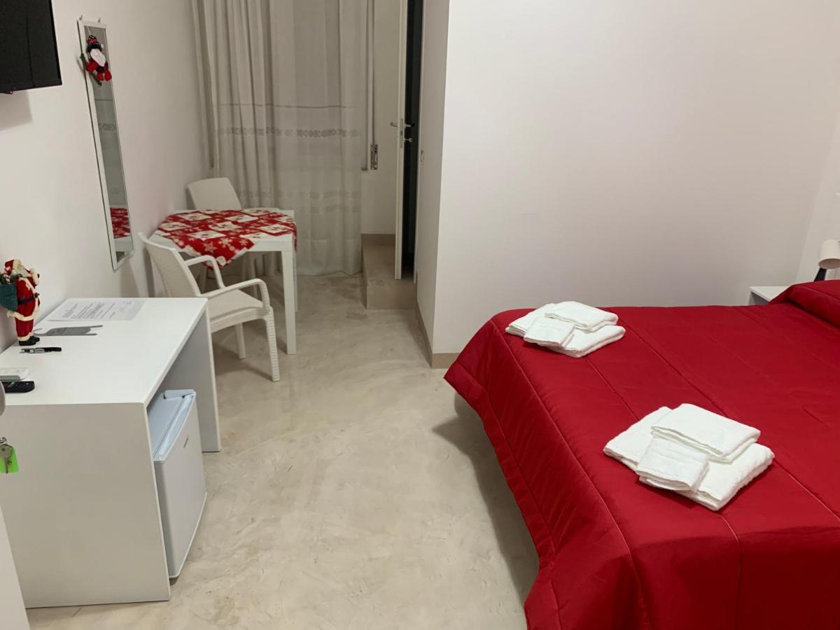 La Piazza Beb Acomodação com café da manhã Tropea Exterior foto