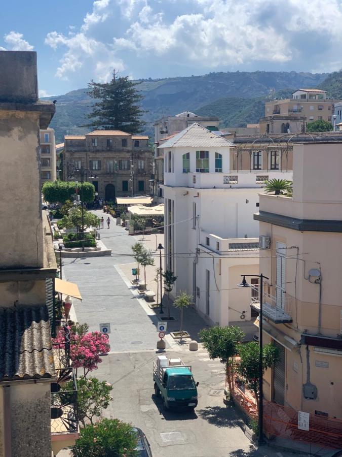 La Piazza Beb Acomodação com café da manhã Tropea Exterior foto