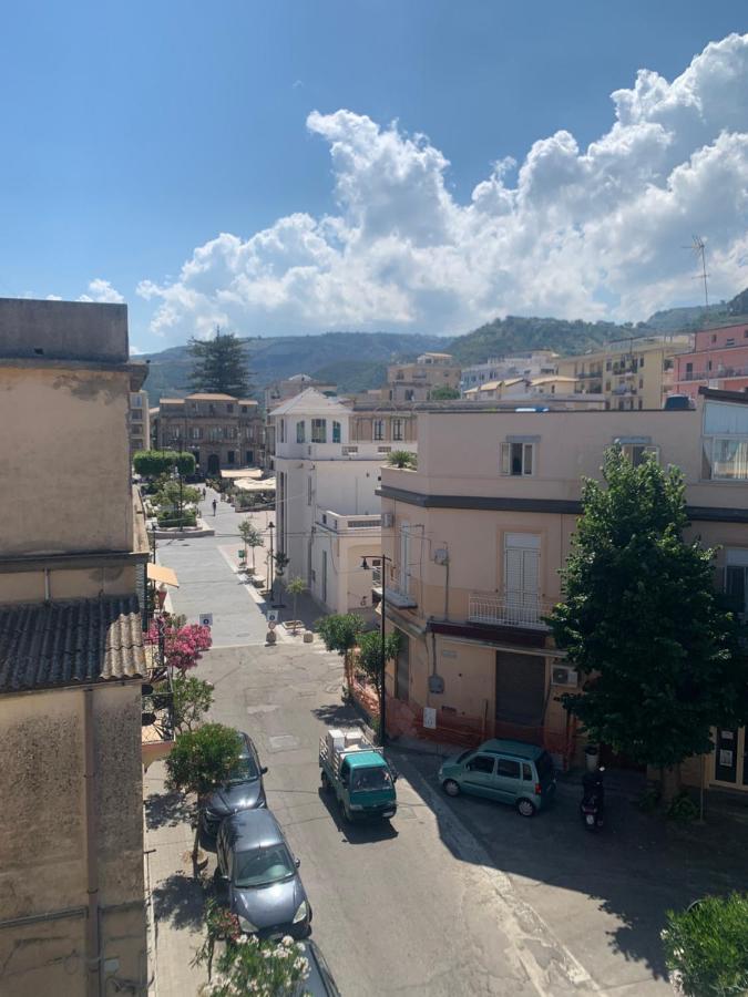 La Piazza Beb Acomodação com café da manhã Tropea Exterior foto