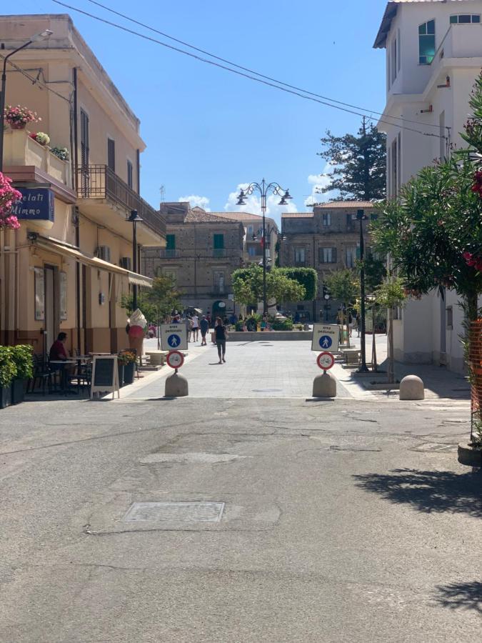 La Piazza Beb Acomodação com café da manhã Tropea Exterior foto