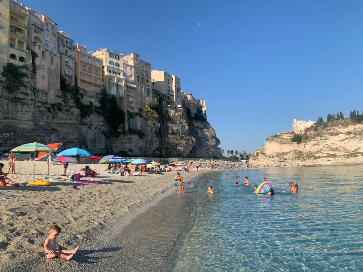 La Piazza Beb Acomodação com café da manhã Tropea Exterior foto