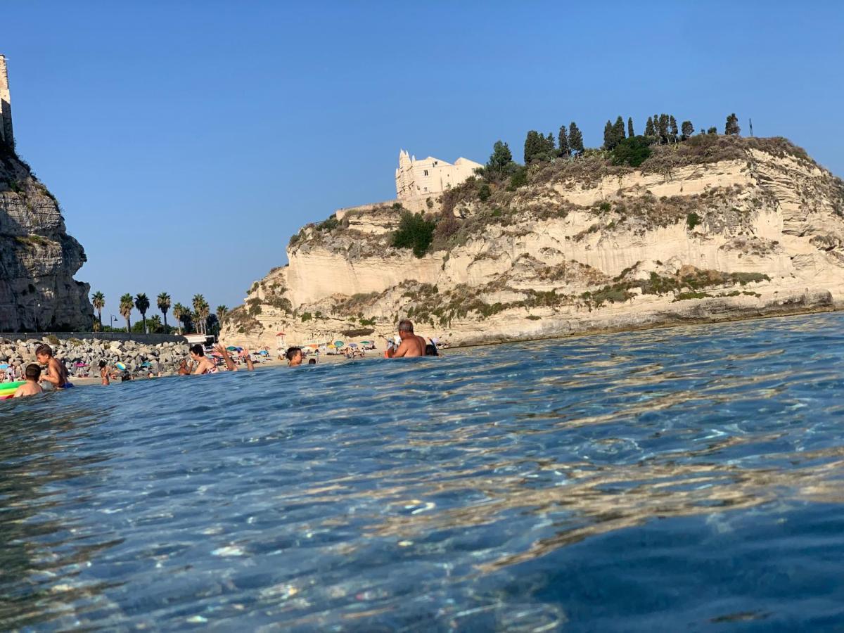 La Piazza Beb Acomodação com café da manhã Tropea Exterior foto