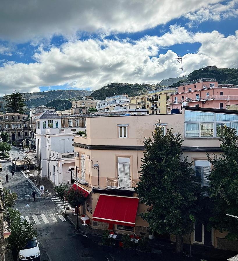 La Piazza Beb Acomodação com café da manhã Tropea Exterior foto