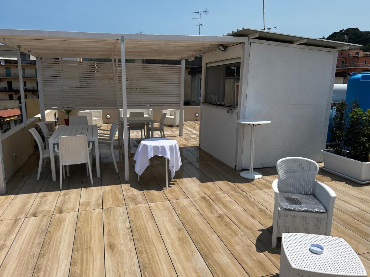 La Piazza Beb Acomodação com café da manhã Tropea Exterior foto